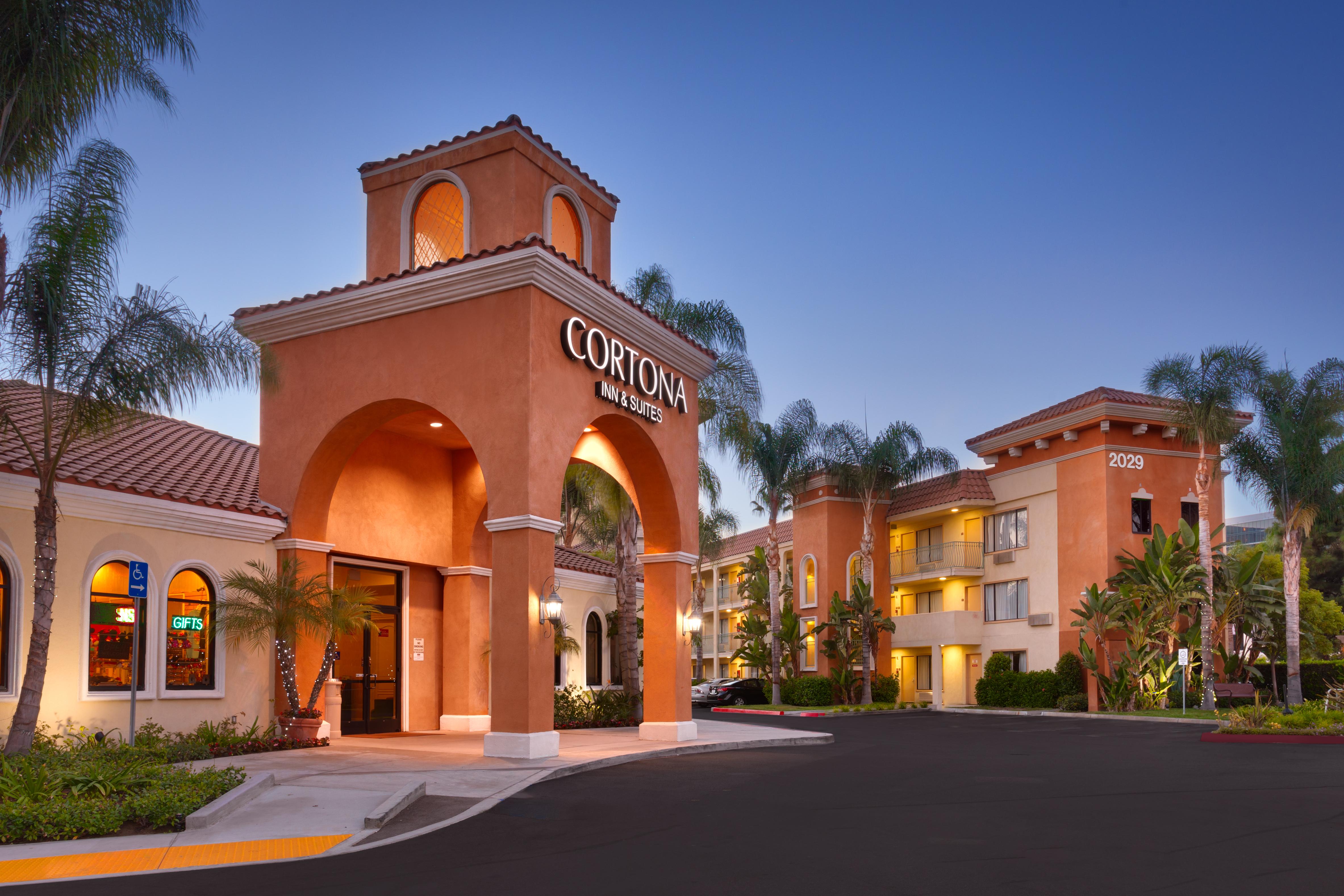 Cortona Inn And Suites Anaheim Resort Extérieur photo