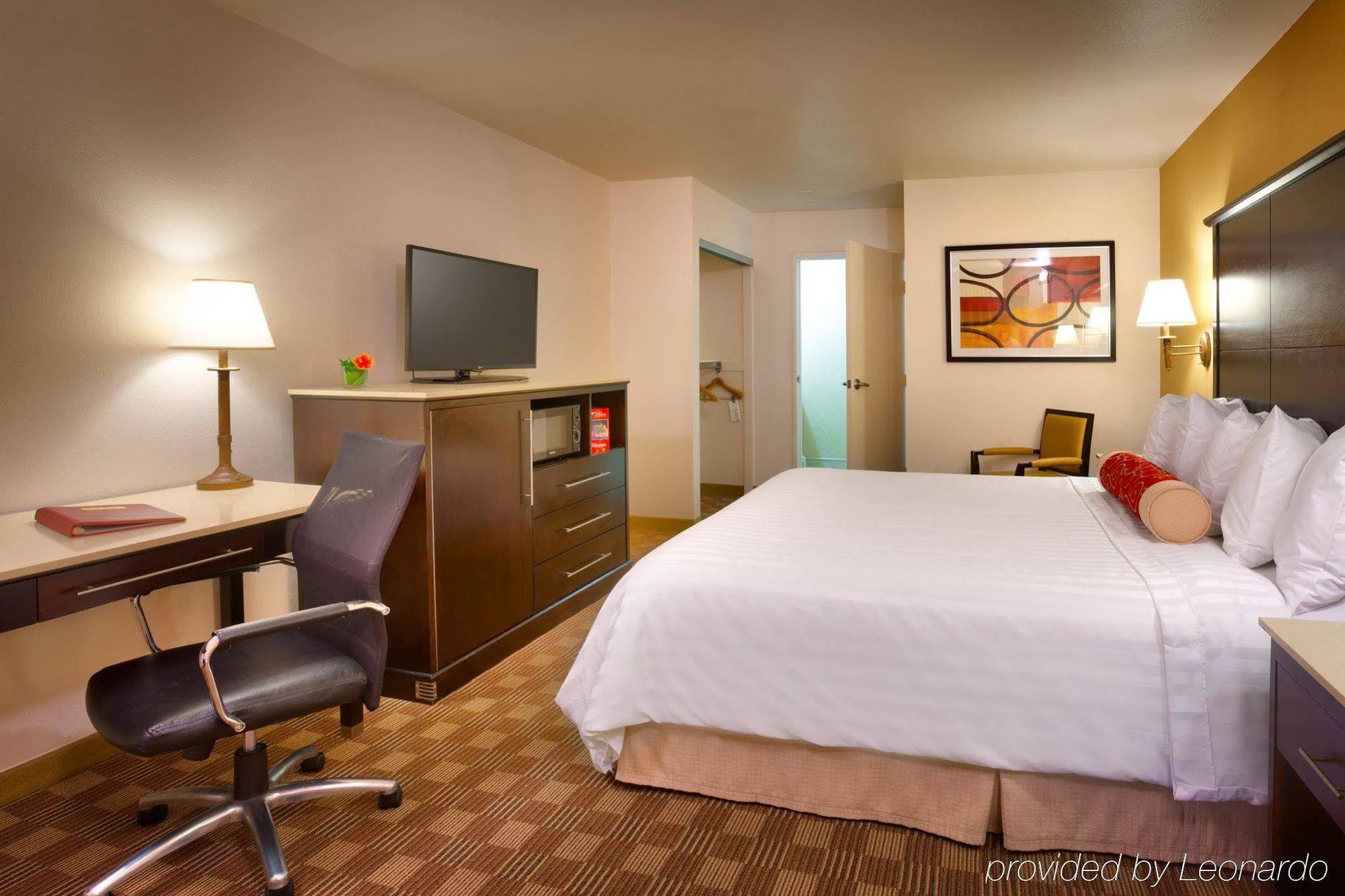 Cortona Inn And Suites Anaheim Resort Extérieur photo