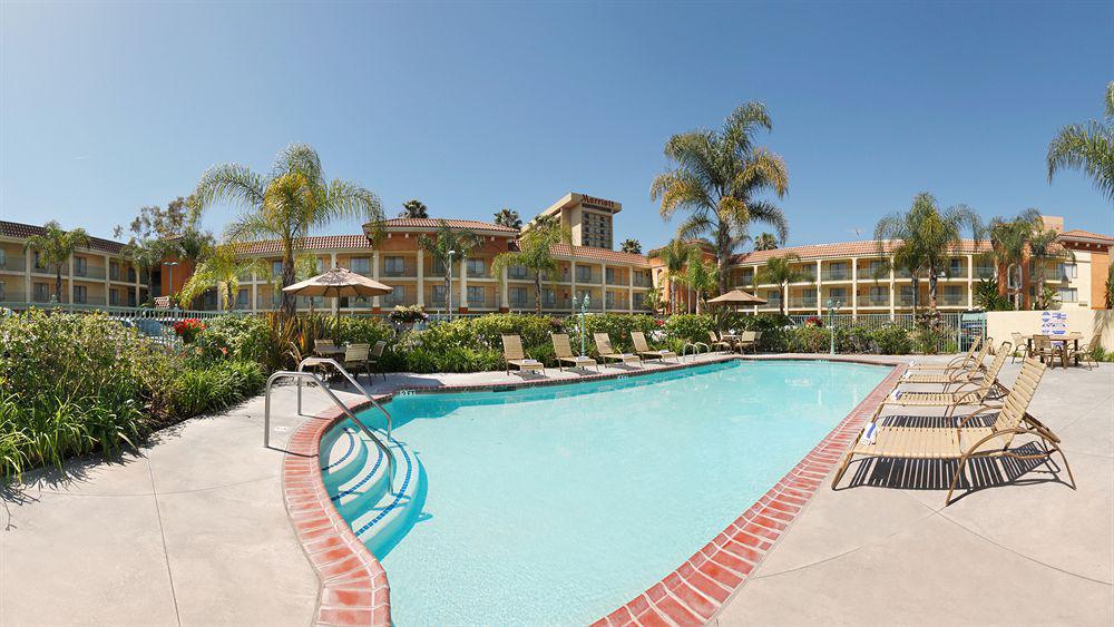 Cortona Inn And Suites Anaheim Resort Extérieur photo